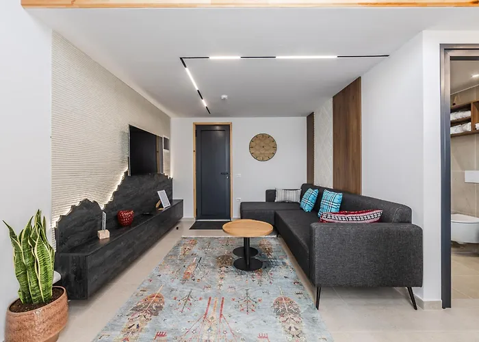 Muraga By Pikhost * Tirana