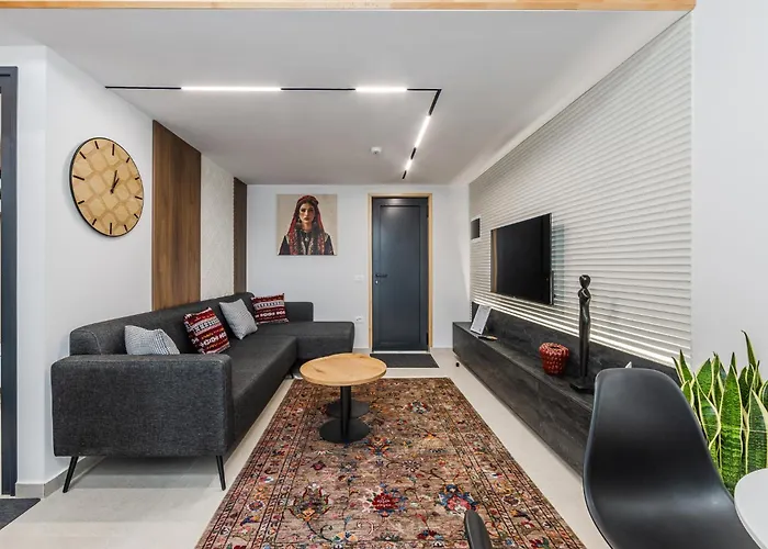 Villa Muraga By Pikhost *